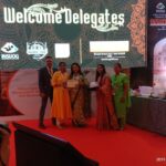 Dr-Shalaka-Ingle-and-other-doctors-with-INSOUG-2019-AWARD